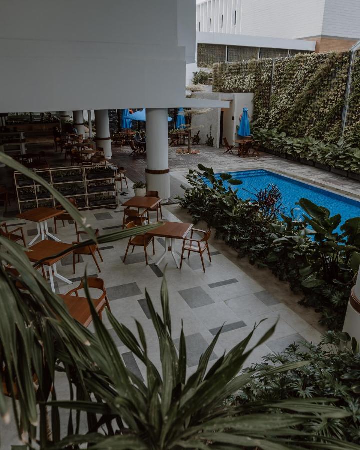 Rayz Umm Hotel Malang Exterior photo