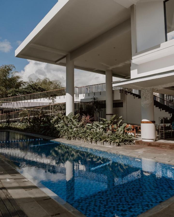 Rayz Umm Hotel Malang Exterior photo