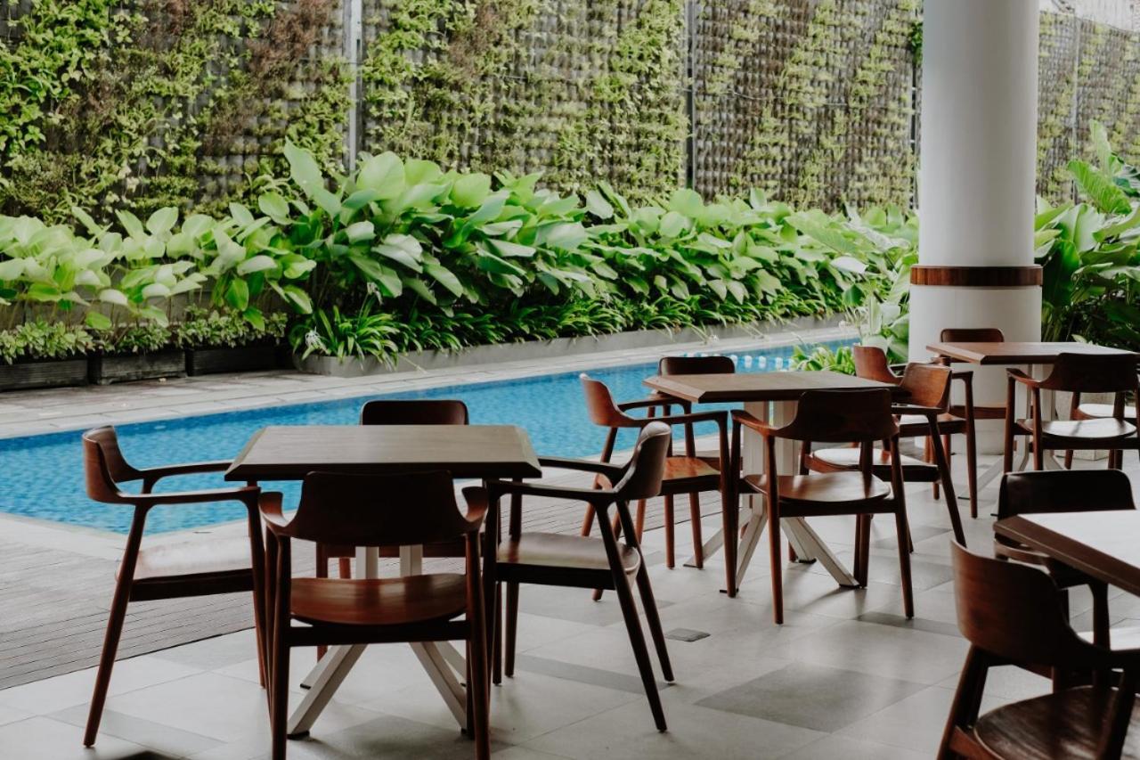 Rayz Umm Hotel Malang Exterior photo