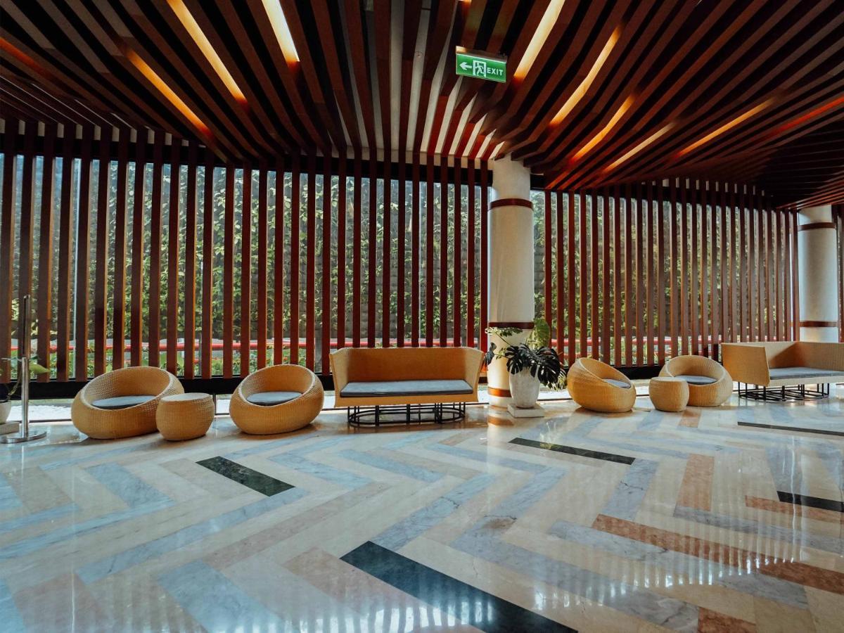 Rayz Umm Hotel Malang Exterior photo