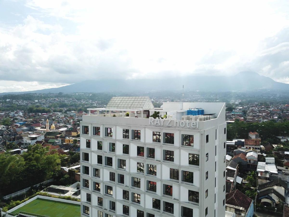 Rayz Umm Hotel Malang Exterior photo