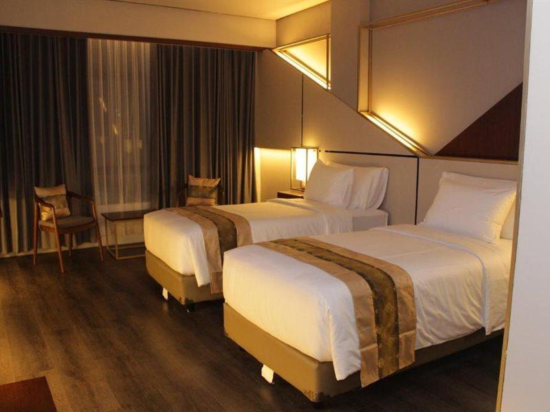 Rayz Umm Hotel Malang Exterior photo
